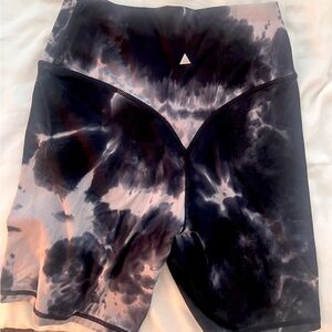 Vitality (balance athletica) black and white tie dye cloud volley short small